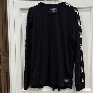 American eagle flex long sleeve men’s black shirt size Medium